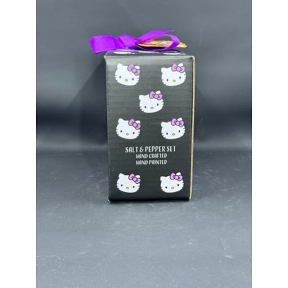 Hello Kitty Salt & Pepper Shakers Cat and Pumpkin Costume - Picture 2 of 4